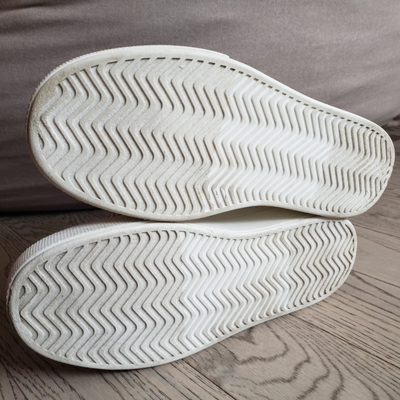 J.LO white running shoes 6M - Picture 5 of 7